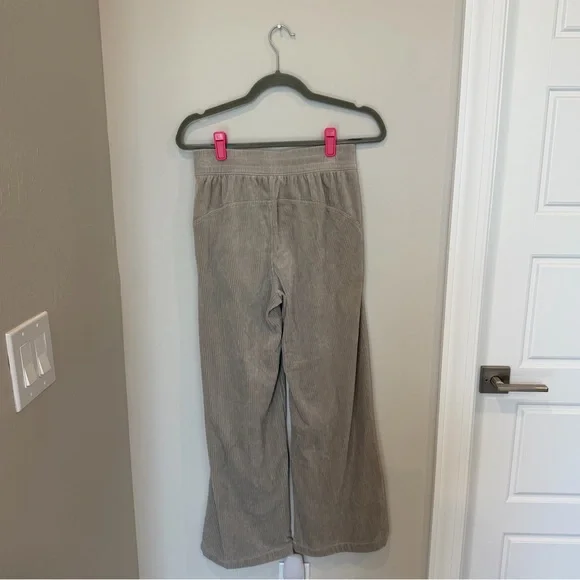 Lululemon Riverstone Scuba Mid Rise Wide Leg Pant Velvet Cord Size 4 - Picture 3 of 6